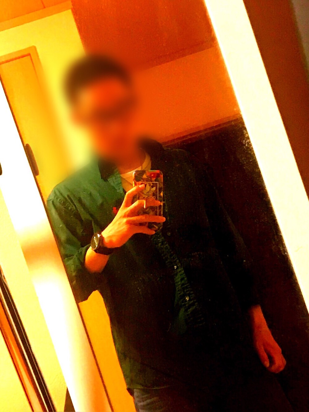 「おしゃれさんと繋がりたい、シンプルコーデ」｜「LAUREN RALPH LAURENのアイテム（Tシャツ/カットソー、グリーン系）」を使った、あかそうさん（メンズ・172cm）の冬コーディネートの1枚目の写真