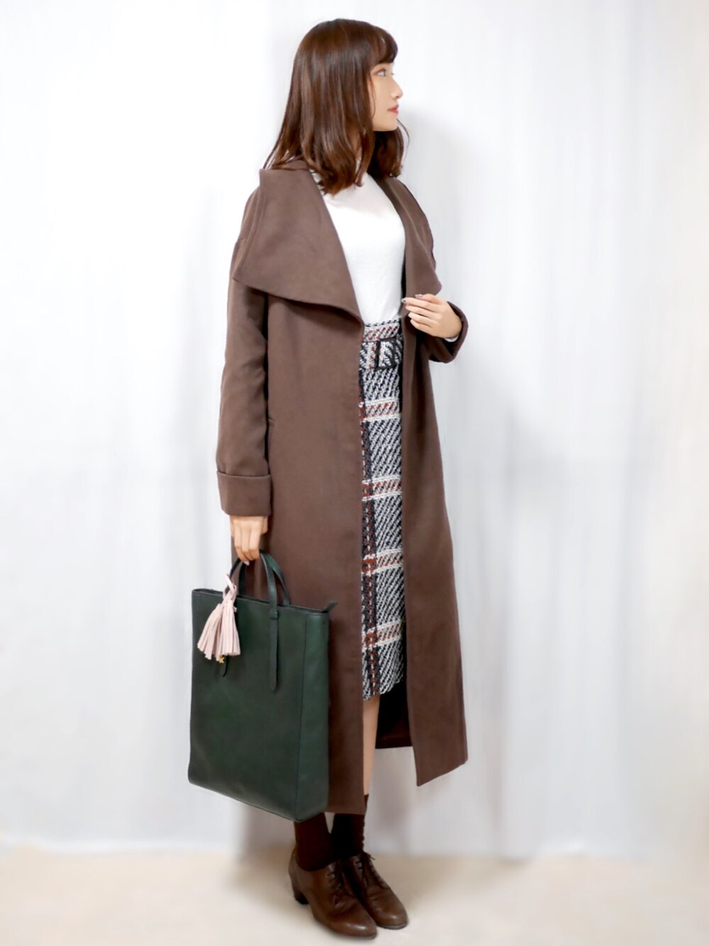 「La-gemme、ラジエム、Fossil、FOSSILSTYLE、秋、シンプルコーデ、ラクチンコーデ、休日スタイル、ブラウンコーデ、きれいめカジュアル」｜「La-gemmeのビックカラーガウンコート（チェスターコート、ブラウン系）」を使った、まお♡さん（レディース・163cm）の秋コーディネートの1枚目の写真