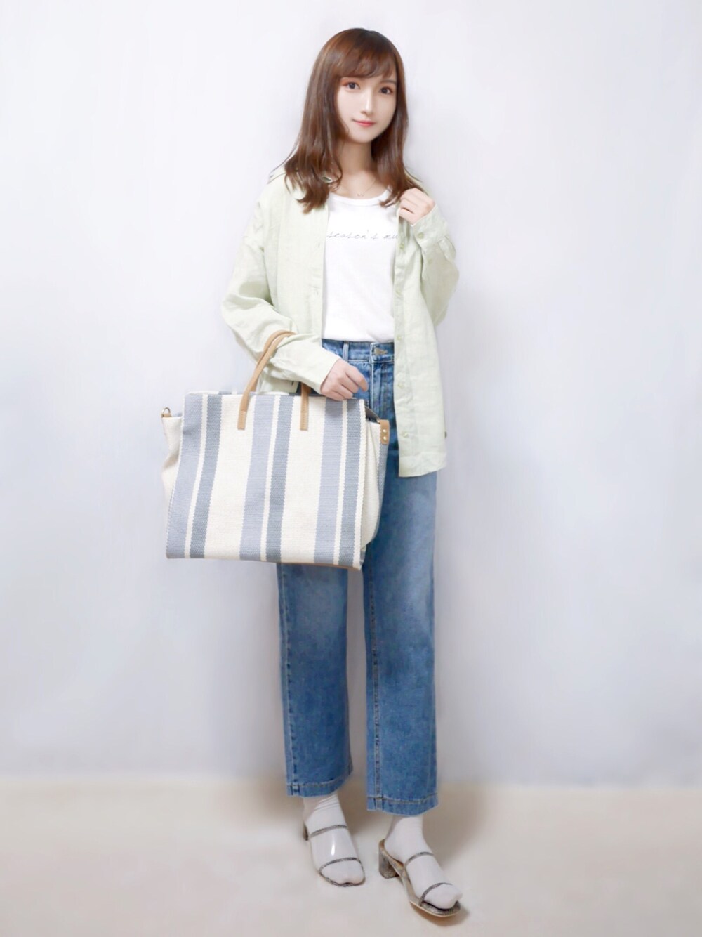 「babylone、バビロン(BABYLONE)、La-gemme、ラジエム、une mansion、デニム、オトナカジュアル、オトナ女子、ミントグリーン、大人ガーリー」｜「BABYLONEのフレンチリネンシャツ（シャツ/ブラウス、グリーン系）」を使った、まお♡さん（レディース・163cm）の春コーディネートの1枚目の写真