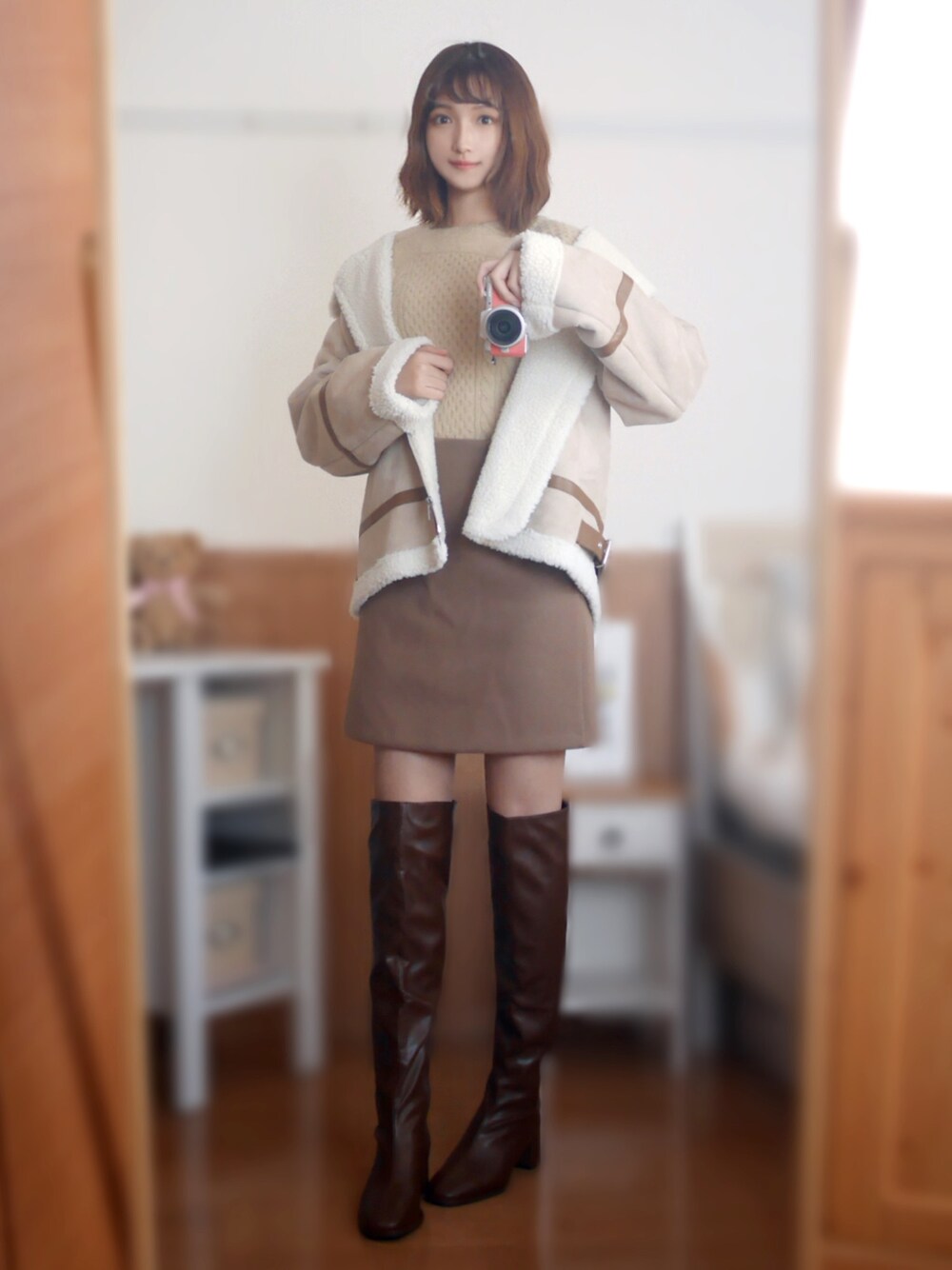 「Fabby fabby、sakishimatokyo、COTORICA.、コトリカ、秋冬コーデ、プチプラコーデ、シンプルコーデ、ブラウンコーデ、ベージュ、ブラウン」｜「COTORICAのフェイクムートンボアライダースジャケット（ブルゾン、ホワイト系）」を使った、まお♡さん（レディース・163cm）の秋コーディネートの1枚目の写真