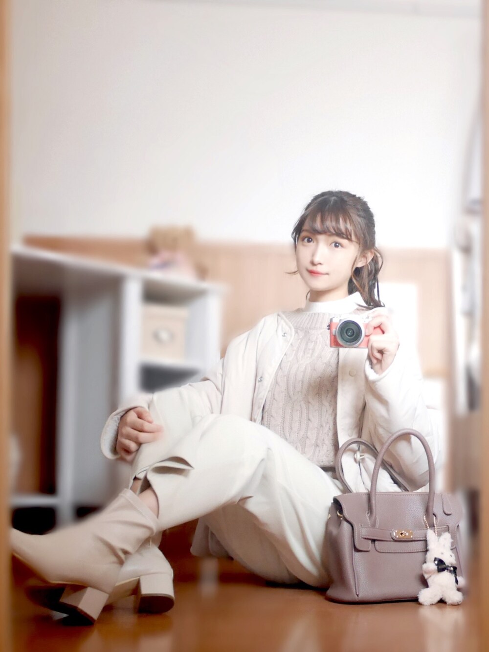 「秋冬コーデ、シンプルコーデ、キルティングジャケット、大人女子、着回しコーデ、apretro、sakishimatokyo、florist、Ray Cassin、淡色コーデ」｜「ap retroのリバーシブルキルティング×ボアブルゾン【ZOZOTOWN限定商品】（ブルゾン、ホワイト系）」を使った、まお♡さん（レディース・163cm）の冬コーディネートの1枚目の写真