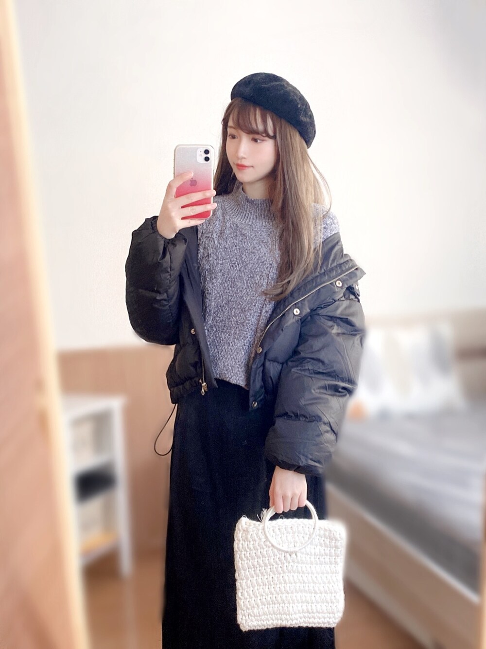 「私の推しブランド、シンプルコーデ、大人カジュアル、オトナ女子、ビッグシルエット、auntmarie's 、sakishimatokyo、apretro、大人ガーリー、ブラックコーデ」｜「earth music&ecologyのベロアモールケーブルニットプルオーバー　＊（ニット/セーター、パープル系）」を使った、まお♡さん（レディース・163cm）の冬コーディネートの1枚目の写真