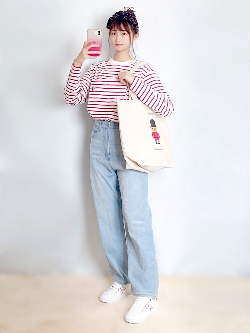 「MACKINTOSH PHILOSOPHY、マッキントッシュ フィロソフィー、バッキンガムベア、春、休日スタイル、ラクチンコーデ、オトナ女子、ボーダートップス、大人ガーリー、春カラースタイル」｜「MACKINTOSH PHILOSOPHYの【BUCKINGHAM BEAR】クルーネックロングスリーブ（Tシャツ/カットソー、レッド系）」を使った、まお♡さん（レディース・163cm）の春コーディネートの1枚目の写真