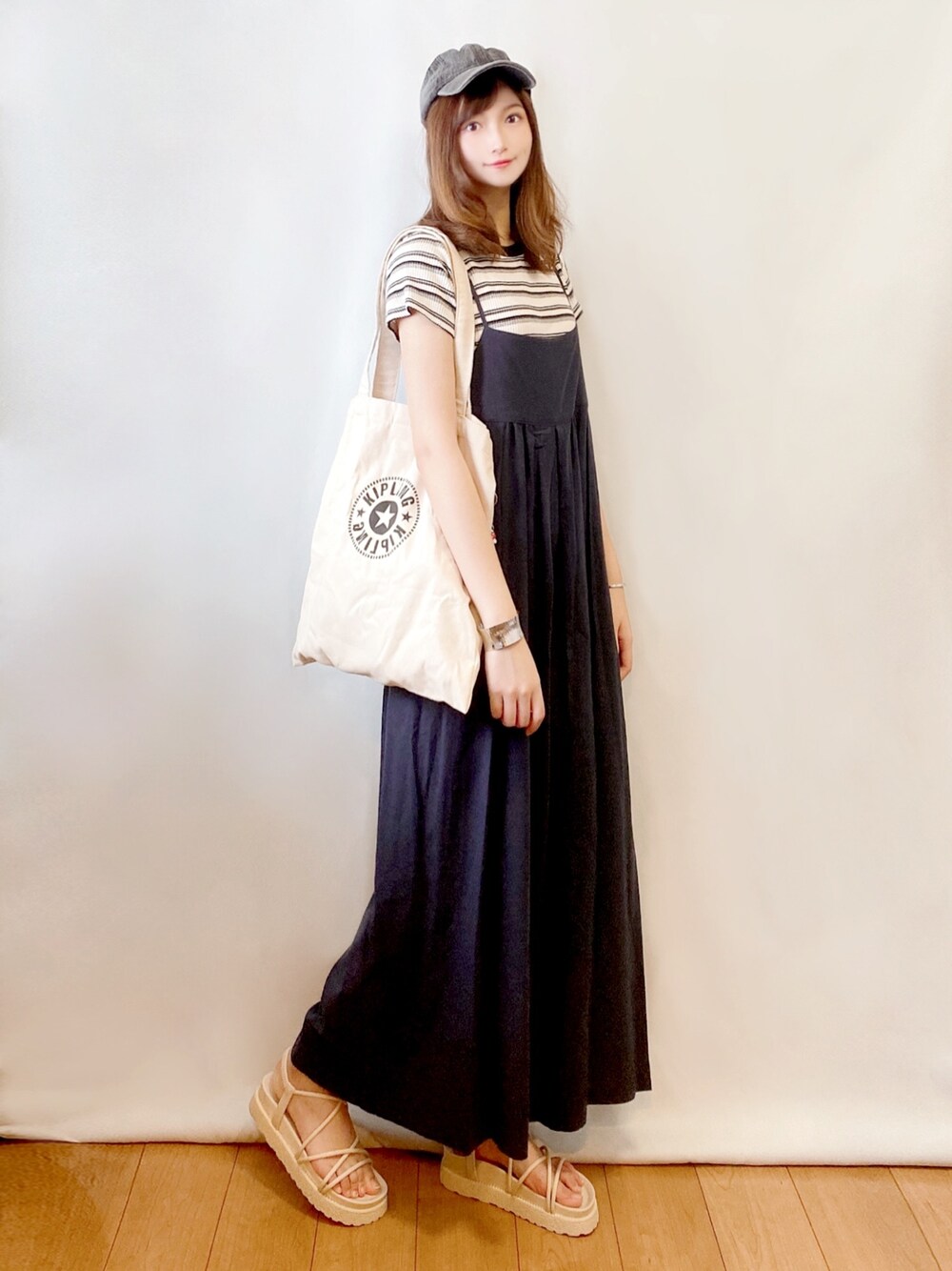 「Fabby fabby、オトナ女子、URBAN RESEARCH ROSSO、アーバンリサーチロッソ、シンプル、夏コーデ、ブラックコーデ、オールインワン、ボーダートップス、キャップ」｜「LOWRYS FARMのアソートリブＴシャツ  796458（Tシャツ/カットソー、ブラック系）」を使った、まお♡さん（レディース・163cm）の夏コーディネートの1枚目の写真