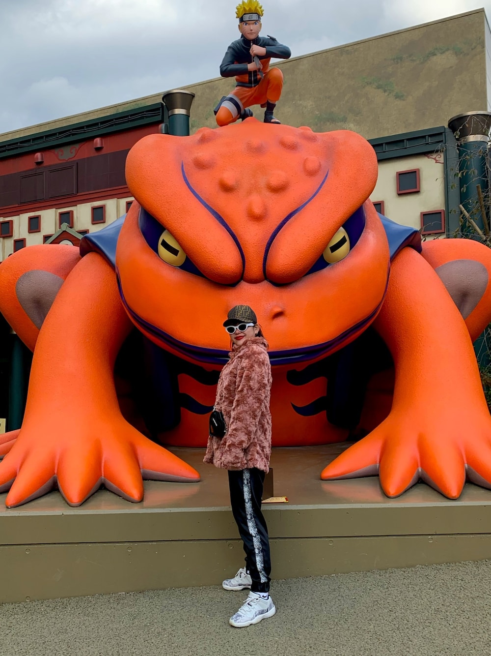 「FENDIのアイテム（キャップ、ブラウン系）」を使った、KONOMIさん（レディース・165cm）の冬コーディネートの1枚目の写真