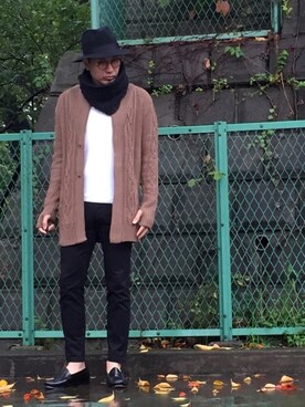「ニットカーディガン」｜しゅう。さん（メンズ・177cm・30代）の秋コーディネート