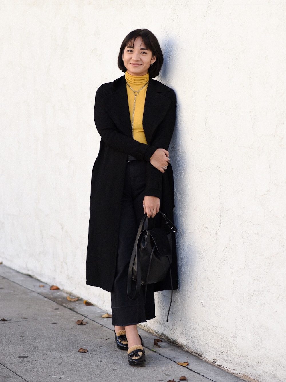 「reformation、tkobytko、ootd、mustard、coat、winter、outfit、casual」｜「marloeのアイテム（ショルダーバッグ、ブラック系）」を使った、tanya k o さん（レディース・155cm）の冬コーディネートの1枚目の写真
