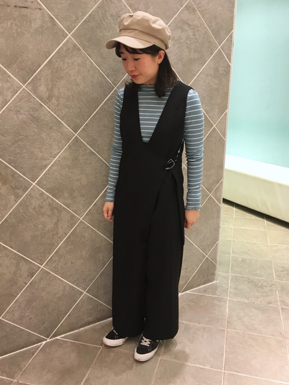 「春コーデ、マリン、マリンキャップ、カジュアル、オトナカジュアル、ootd、earth music&ecology、アースミュージック＆エコロジー、Green Parks、大人カジュアル」｜「earth music&ecologyのマリンキャップ（帽子、ベージュ系）」を使った、ちあきさん（レディース・156cm）の春コーディネートの1枚目の写真