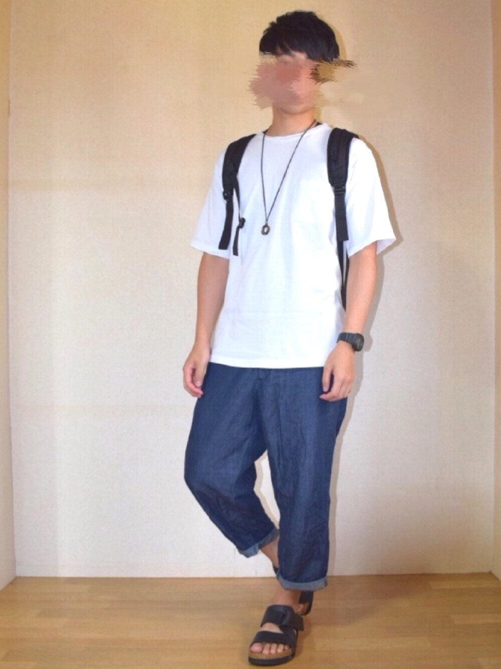 「URBAN RESEARCHのアイテム（Tシャツ/カットソー、ホワイト系）」を使った、きょうへいさん（メンズ・164cm）の夏コーディネートの1枚目の写真