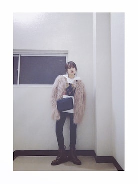 「Yves Saint Laurent（イヴサンローラン）のアイテム（バッグ）」を使った、高橋愛さん（レディース・154cm）の冬コーディネート