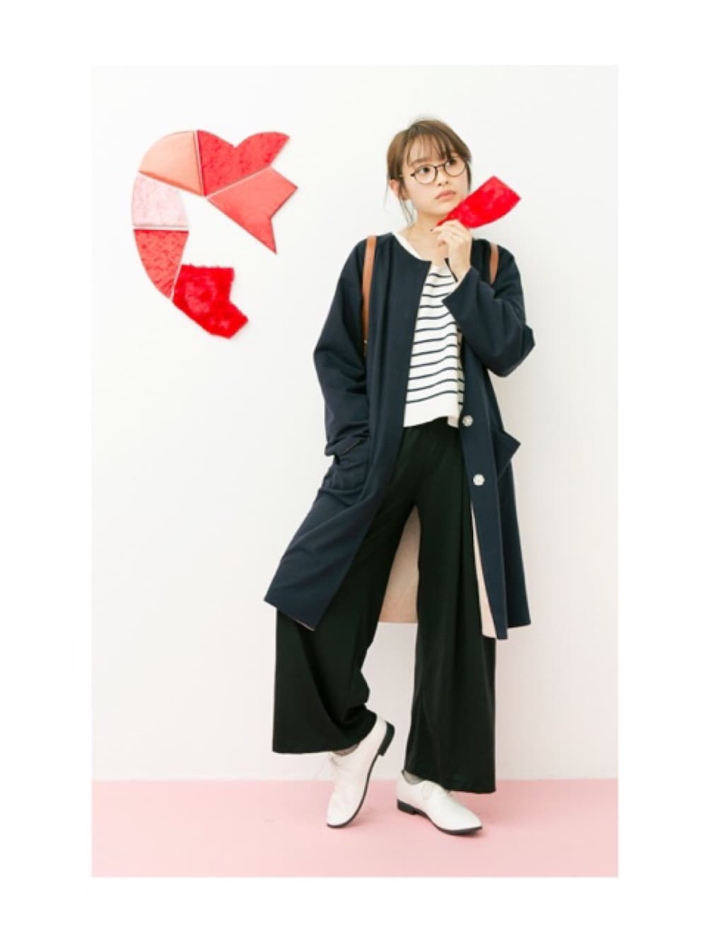 「リバーシブル、haco!、ハコ、高橋愛、コラボレーション、コラボ、バレンタインデー」｜「haco!のどっちも便利！リバーシブルで楽しめるノーカラーアウター（ノーカラージャケット、ベージュ系）」を使った、高橋愛さん（レディース・154cm）の冬コーディネートの1枚目の写真