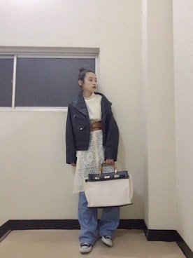 「高橋愛」｜「アイテム（ハンドバッグ）」を使った、高橋愛さん（レディース・154cm）の春コーディネート