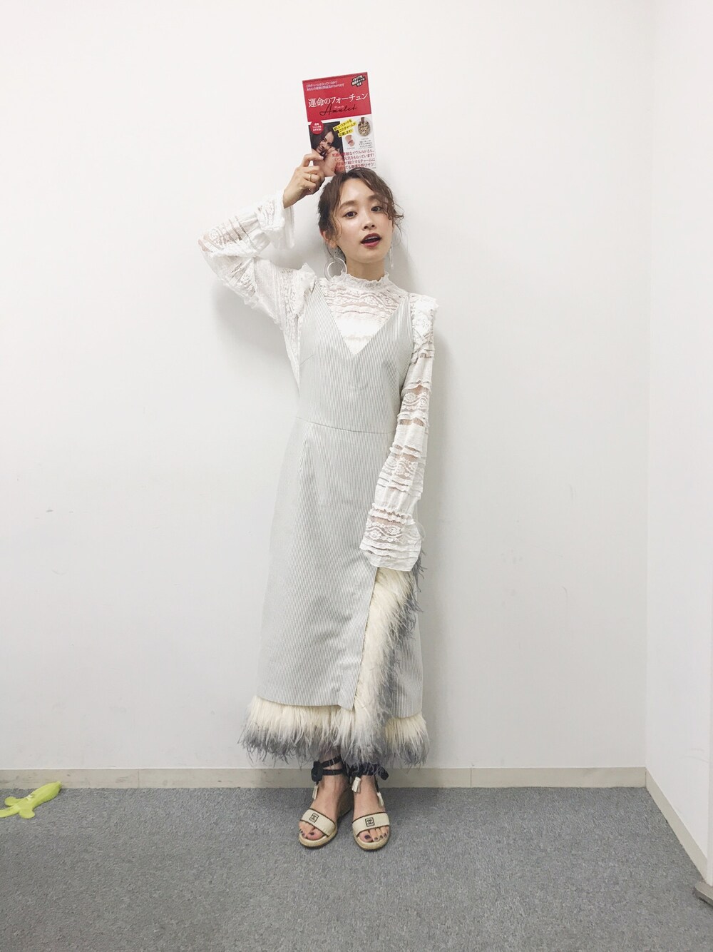 「イヴルルド遙華、占い、ラッキーカラー、ホワイト、クリア、ダイヤモンド、白、chanel #vintage、低身長、irene」｜「YANAGIDAのアイテム（シャツ/ブラウス、ホワイト系）」を使った、高橋愛さん（レディース・154cm）の夏コーディネートの1枚目の写真