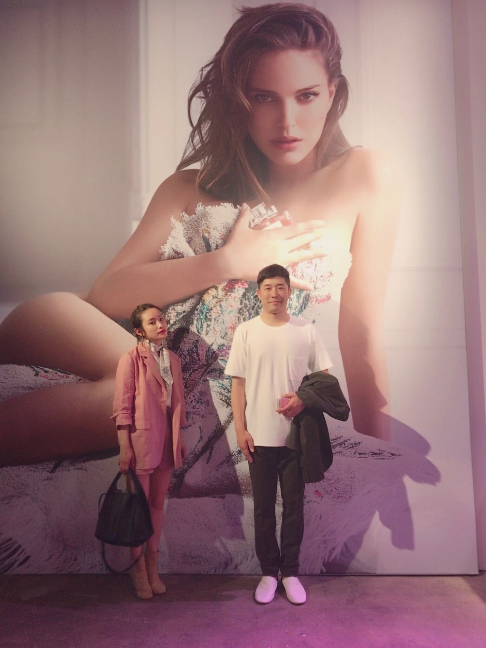 「summer、Dior、香水、ナタリーポートマン、あべこうじ、高橋愛、低身長、Martin Margiela、ohotoro、おおとろ」｜「Diorのアイテム（バンダナ/スカーフ、ホワイト系）」を使った、高橋愛さん（レディース・154cm）の夏コーディネートの1枚目の写真