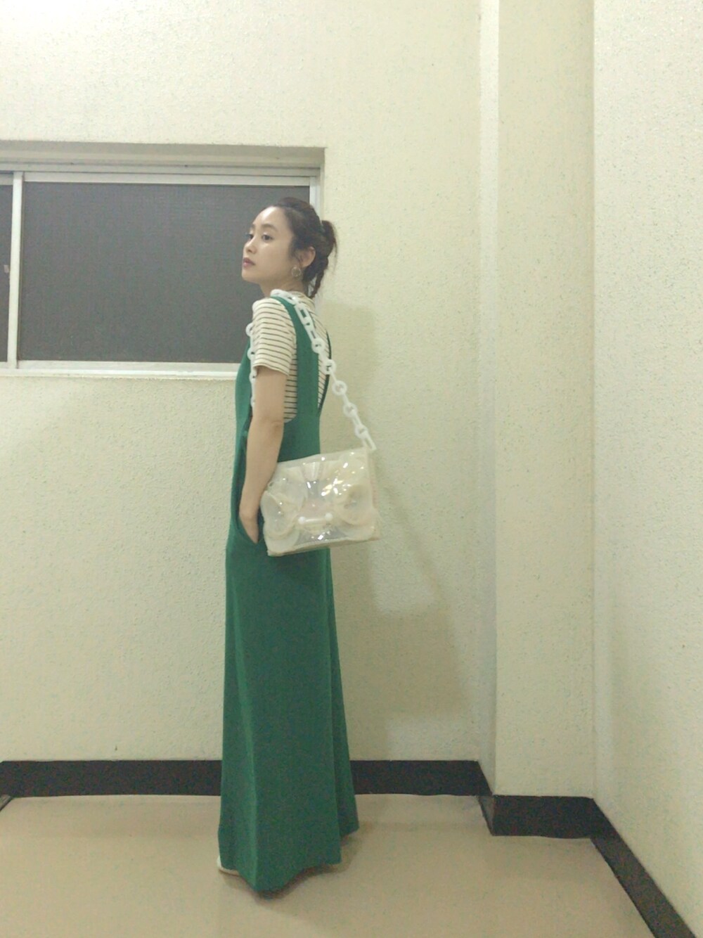 「GREED International(GREED International)、グリード、高橋愛、今日のたかはし、merry jenny、ZARA、ボーダー、グリーン、mame、ペタンコ」｜「mameのアイテム（ショルダーバッグ、ホワイト系）」を使った、高橋愛さん（レディース・154cm）の夏コーディネートの1枚目の写真
