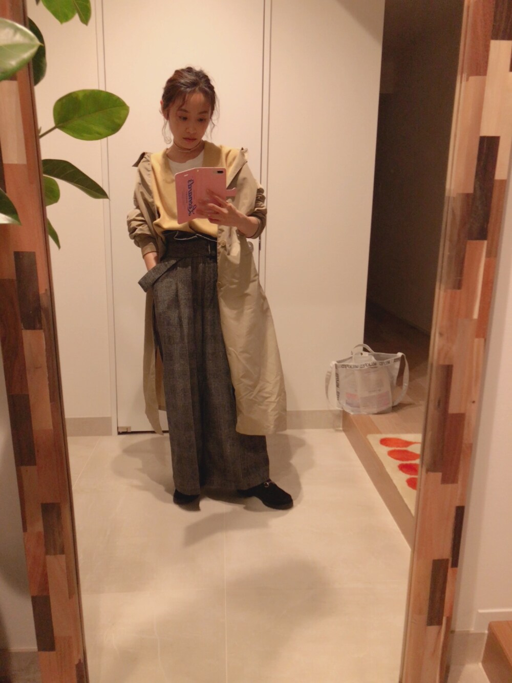 「ViS、VISDESU、aidesu、今日のたかはし、高橋愛、秋コーデ、ootd、HYKE、GUCCI、UNIQLO」｜「HYKEのアイテム（ジャケット/アウター、ベージュ系）」を使った、高橋愛さん（レディース・154cm）の秋コーディネートの1枚目の写真