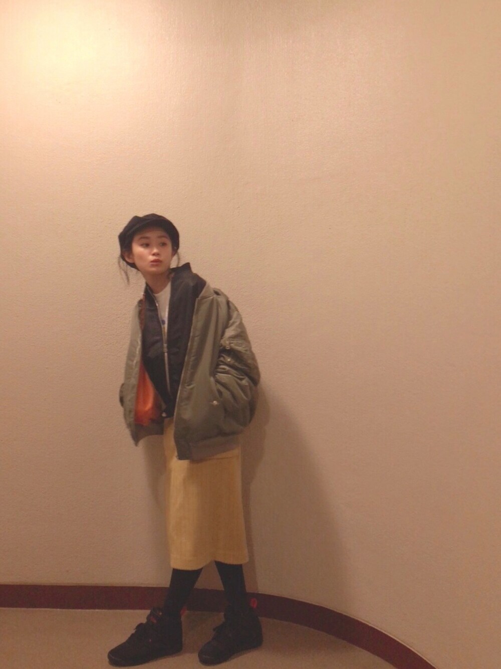 「秋のコーデ、ストリート、WEGO、キャスケット、コーデュロイ、Lautashi、ラウタシー、鈴木えみさん、高橋愛、united arrows」｜「lautashiのアイテム（MA-1、グリーン系）」を使った、高橋愛さん（レディース・154cm）の秋コーディネートの1枚目の写真