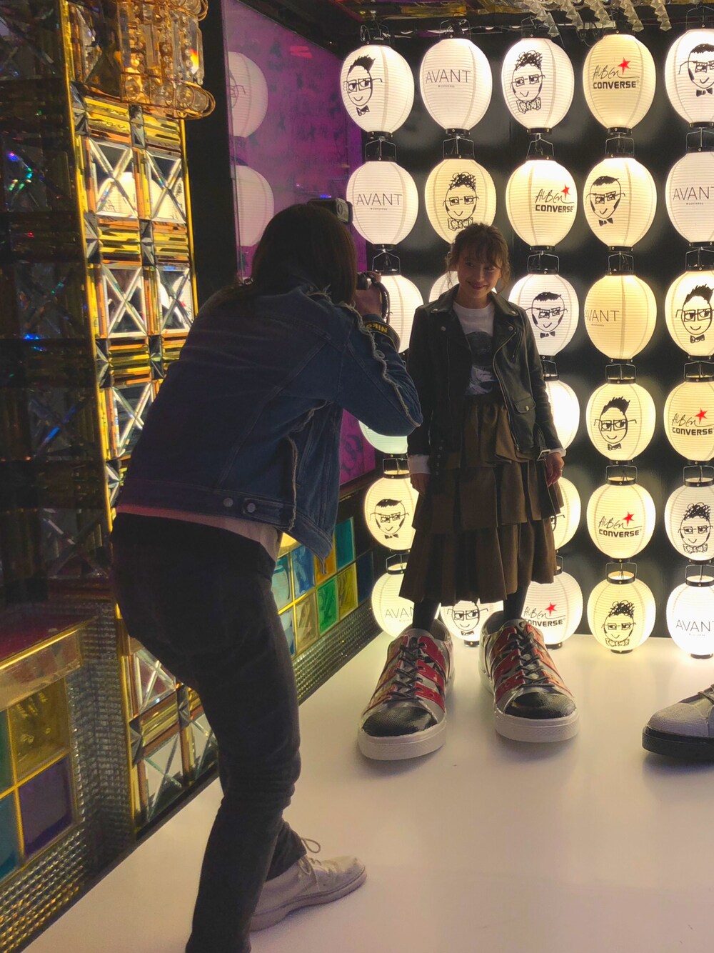 「ミックスコーデ、ライダース、beautiful people、siiilon、NEW ERA、ストリート、スニーカー、AVANT CONVERSE、コンバース、高橋愛」｜「SIIILONのSIIILON SLAW17S01 Merina（スカート、ブラウン系）」を使った、高橋愛さん（レディース・154cm）の冬コーディネートの1枚目の写真