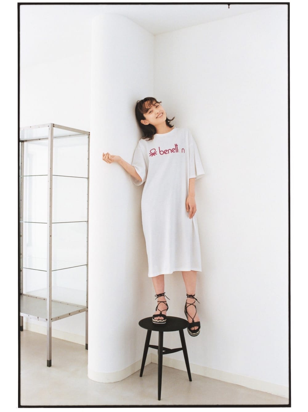 「アイラブメンズライク、高橋愛、ベネトン、springmagazine、spring、beneton、ピンクBBA」｜「BENETTON (UNITED COLORS OF BENETTON)の【高橋愛さん×SPRiNG】ZOZO先行販売　BENETTON刺しゅうロゴワンピース（ワンピース、ホワイト系）」を使った、高橋愛さん（レディース・154cm）の春コーディネートの1枚目の写真