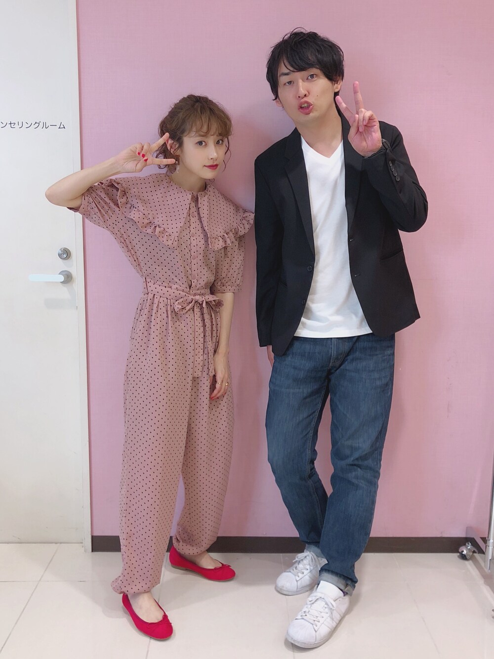「WEGO、プチプラ、オールインワン、高橋愛、今日のたかはし、コラボ、ドット、水玉、ピンクBBA、pink pink pink」｜「WEGOのアイテム（オールインワン・サロペット、ピンク系）」を使った、高橋愛さん（レディース・154cm）の春コーディネートの1枚目の写真