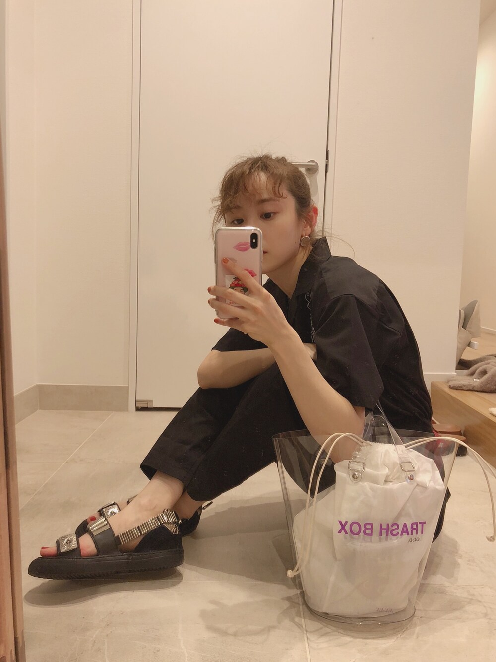 「TrashBox、ゴミ箱、NANA-NANA、ナナナナ、今日のたかはし、高橋愛、x-girl、エックスガール、CITYSHOP、TOGA PULLA」｜「NaNa-NaNaの【NaNa-NaNa/ナナナナ】NOTA TRASH BOX(M)：バッグ（トートバッグ、ホワイト系）」を使った、高橋愛さん（レディース・154cm）の夏コーディネートの1枚目の写真