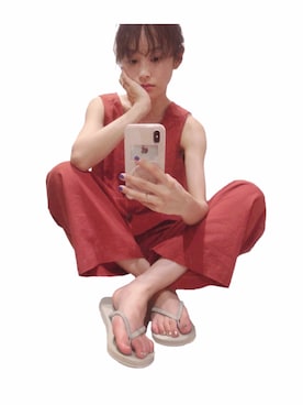 「高橋愛」｜「アイテム（ビーチサンダル）」を使った、高橋愛さん（レディース・154cm）の秋コーディネート