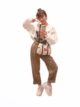 「高橋愛」｜「アイテム（レッグウェア）」を使った、高橋愛さん（レディース・154cm）の秋コーディネート