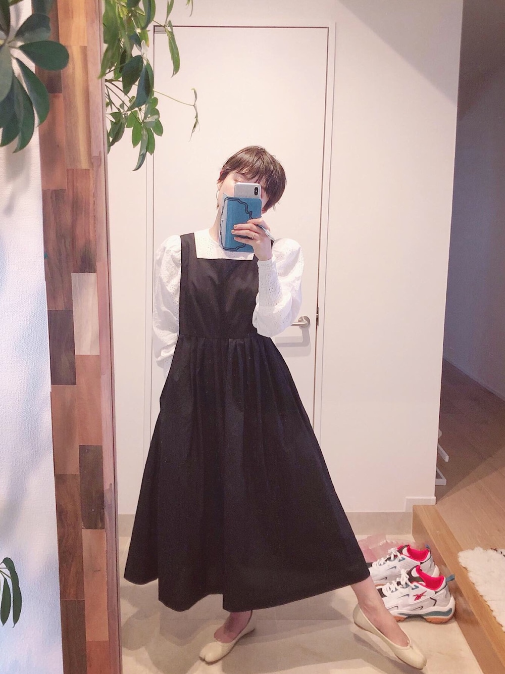 「Maison Margiela、モノトーンコーデ、ZARA、aquascutum、高橋愛、レース、ザラ、春、バレエシューズ、足袋」｜「ZARAのアイテム（シャツ/ブラウス、ホワイト系）」を使った、高橋愛さん（レディース・154cm）の春コーディネートの1枚目の写真