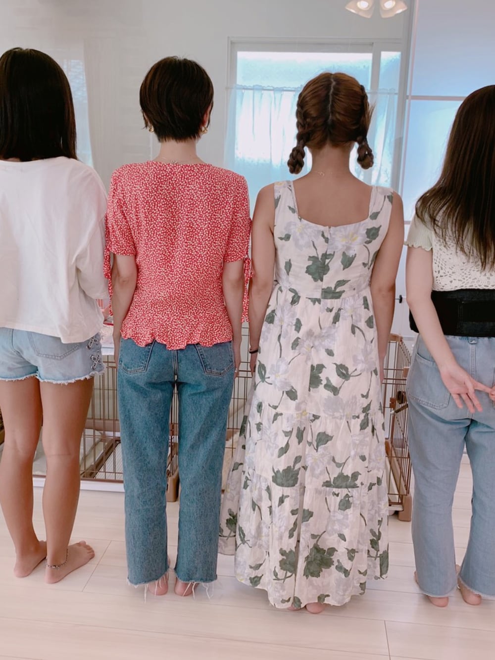 「H&M、エイチアンドエム、ブラウス、高橋愛、ミニモニ。、154cm、夏コーデ、デニム、きりっぱなし、赤」｜「H&Mのアイテム（シャツ/ブラウス、レッド系）」を使った、高橋愛さん（レディース・154cm）の夏コーディネートの1枚目の写真