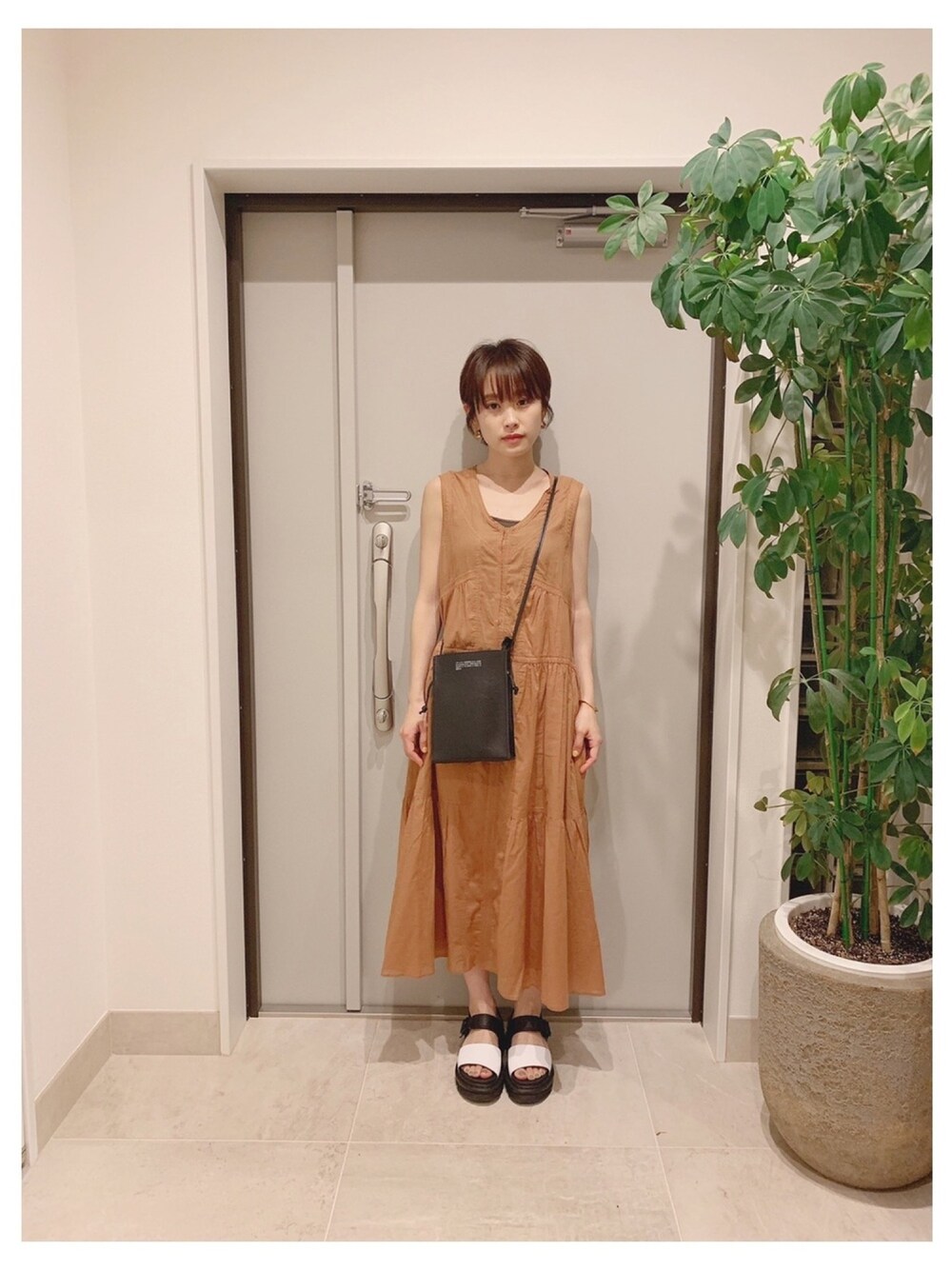 「zucca、ズッカ、ムック本、高橋愛、ワンピース、麦わらの一味、MILKFED.、ミルクフェド、Dr.Martens」｜「ZUCCaのアイテム（バッグ、ブラック系）」を使った、高橋愛さん（レディース・154cm）の夏コーディネートの1枚目の写真