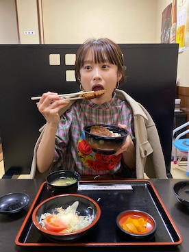 「VIS（ビス）のアイテム（ジャケット/アウター）」を使った、高橋愛さん（レディース・154cm）の秋コーディネート