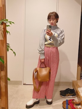 「H&M（エイチ・アンド・エム）のアイテム（ニット/セーター）」を使った、高橋愛さん（レディース・154cm）の秋コーディネート