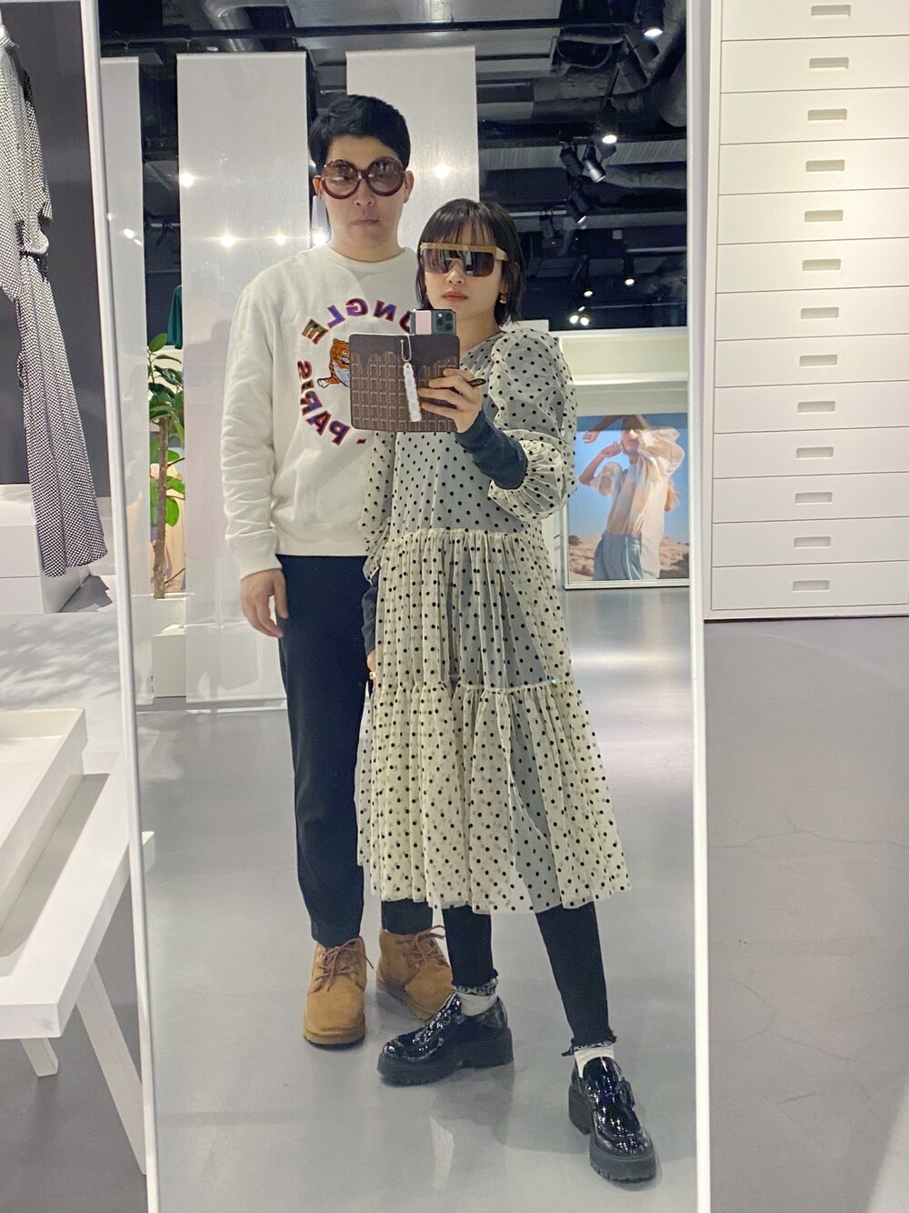 「H&M、エイチアンドエム、楽しい時間、高橋愛、ドット、チュール、チュールワンピ、チュニック、透け感、レイヤードスタイル」｜「H&Mのアイテム（ワンピース/ドレス、ベージュ系）」を使った、高橋愛さん（レディース・154cm）の冬コーディネートの1枚目の写真