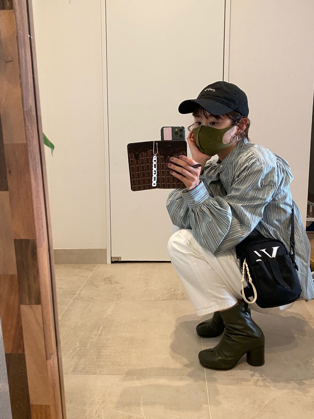 「NEWERA、キャップ、UNIQLO、ユニクロ、KIN、Machu Picchu、OSHIMA REI、高橋愛」｜「KINのアイテム（シャツ/ブラウス、グリーン系）」を使った、高橋愛さん（レディース・154cm）の春コーディネートの1枚目の写真