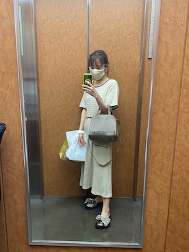 「スリッパ」｜「アイテム（ワンピース/ドレス）」を使った、高橋愛さん（レディース・154cm）の夏コーディネート