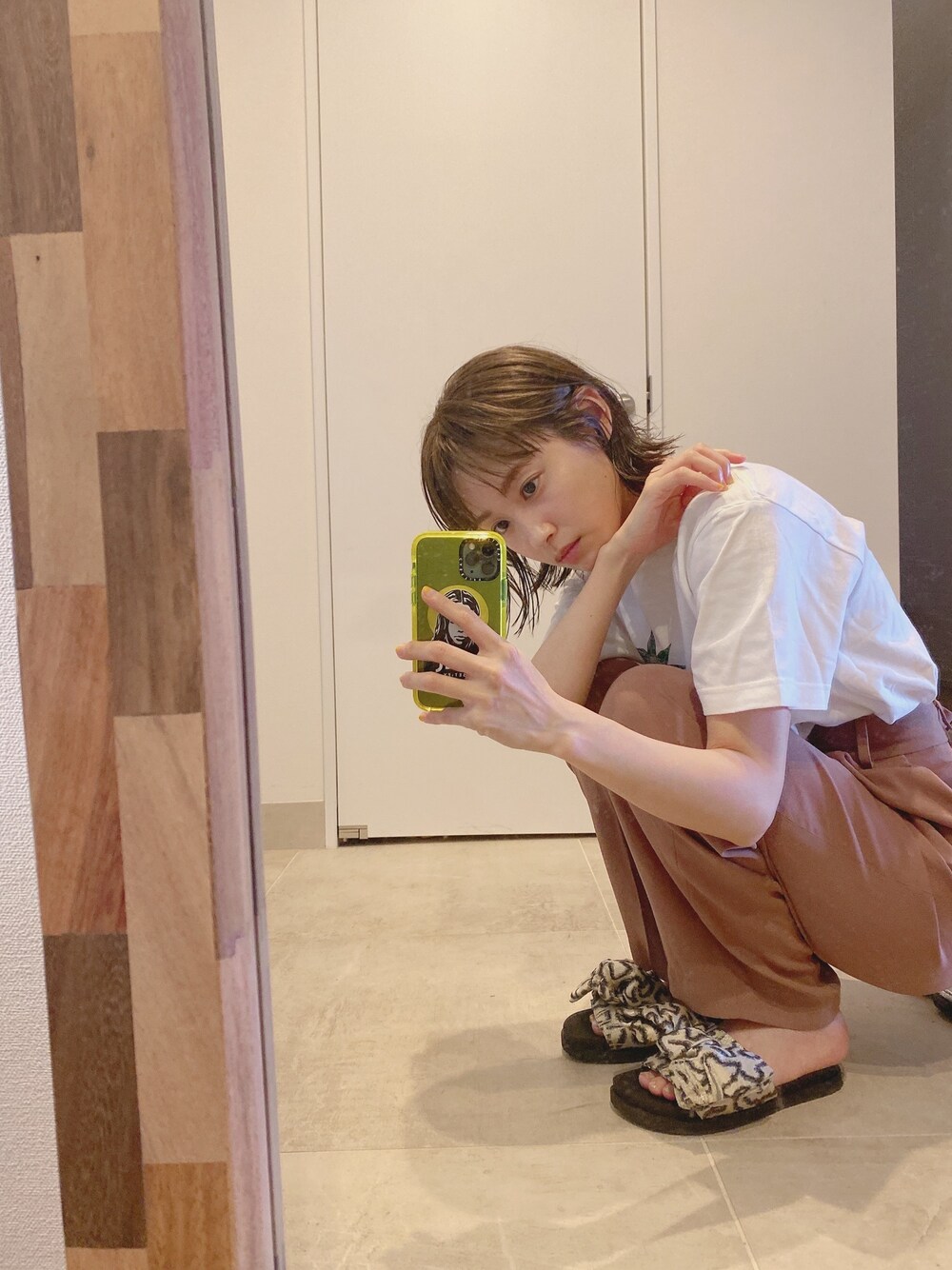 「センスの塊、勝田里奈ちゃん、ラクチンコーデ、ROKU、rokubeauty&youth、高橋愛、Tシャツ」｜「mozのアイテム（Tシャツ/カットソー、ホワイト系）」を使った、高橋愛さん（レディース・154cm）の夏コーディネートの1枚目の写真