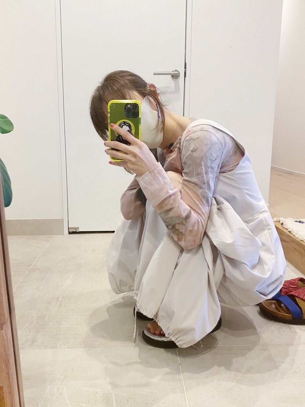 「休日スタイル、ワンピース、サイズ直し、154cm、低身長、高橋愛、irene、アイレネ、DISCO nail、白」｜「DISCO nailのアイテム（トップス、その他）」を使った、高橋愛さん（レディース・154cm）の夏コーディネートの1枚目の写真