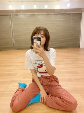 「高橋愛」｜「アイテム（レッグウェア）」を使った、高橋愛さん（レディース・154cm）の秋コーディネート