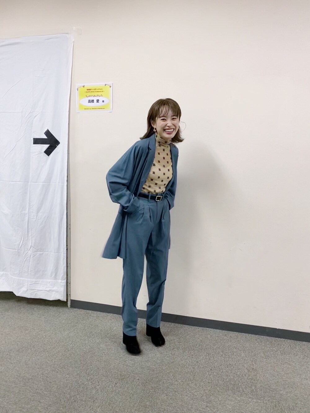 「秋のコーデ、秋服準備はじめました、パンツスタイル、高橋愛、stylemixer、スタミキ、セットアップ、ジャケット、FENDI、Maison Margiela」｜「スタイルミキサーのアイテム（ジャケット/アウター、ブルー系）」を使った、高橋愛さん（レディース・154cm）の秋コーディネートの1枚目の写真