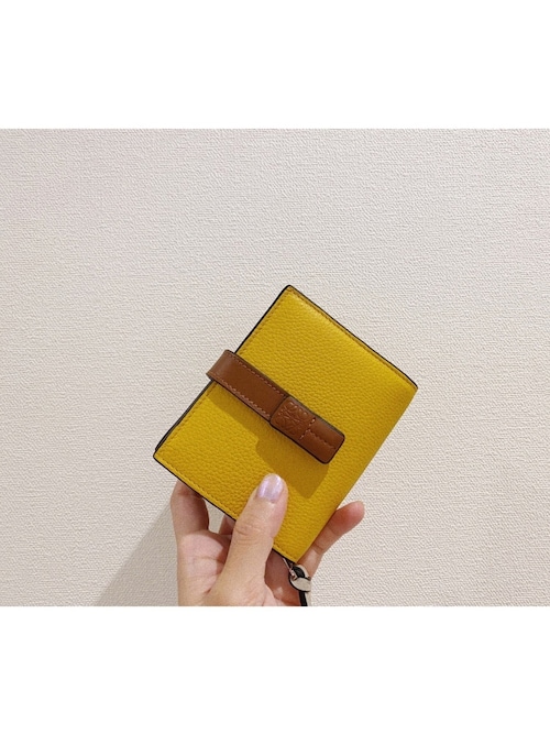 高橋愛 Loeweの財布を使ったコーディネート Wear 高橋愛 Loeweの財布を使ったコーディネート Wear