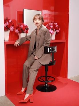 「高橋愛」｜「アイテム（パンプス）」を使った、高橋愛さん（レディース・154cm）の冬コーディネート