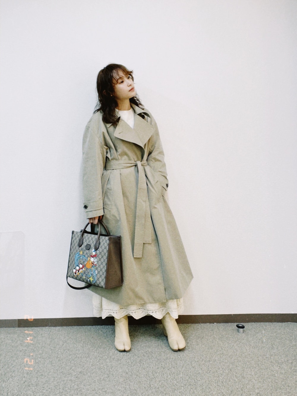 「春コーデ、バレンタインコーデ、デート、高橋愛、154cm、UNIQLO U、UNIQLO、ユニクロユー、トレンチコート、GUCCI」｜「UNIQLOのアイテム（トレンチコート、ベージュ系）」を使った、高橋愛さん（レディース・154cm）の冬コーディネートの1枚目の写真