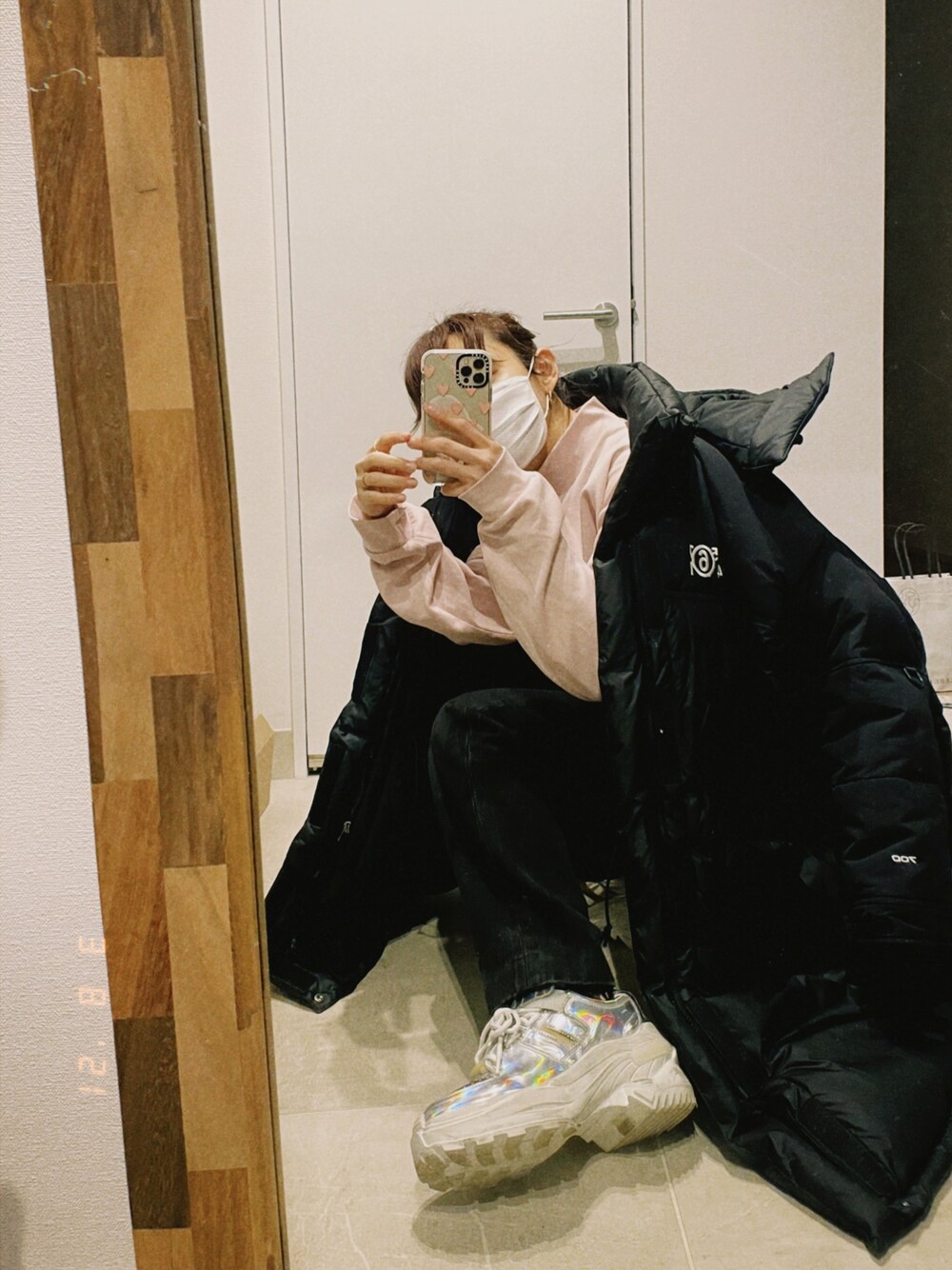 「春、UNIQLO、メンズ、パンツスタイル、Maison Margiela、MM6、THE NORTH FACE、高橋愛、154cm」｜「UNIQLOのアイテム（Tシャツ/カットソー、ピンク系）」を使った、高橋愛さん（レディース・154cm）の春コーディネートの1枚目の写真