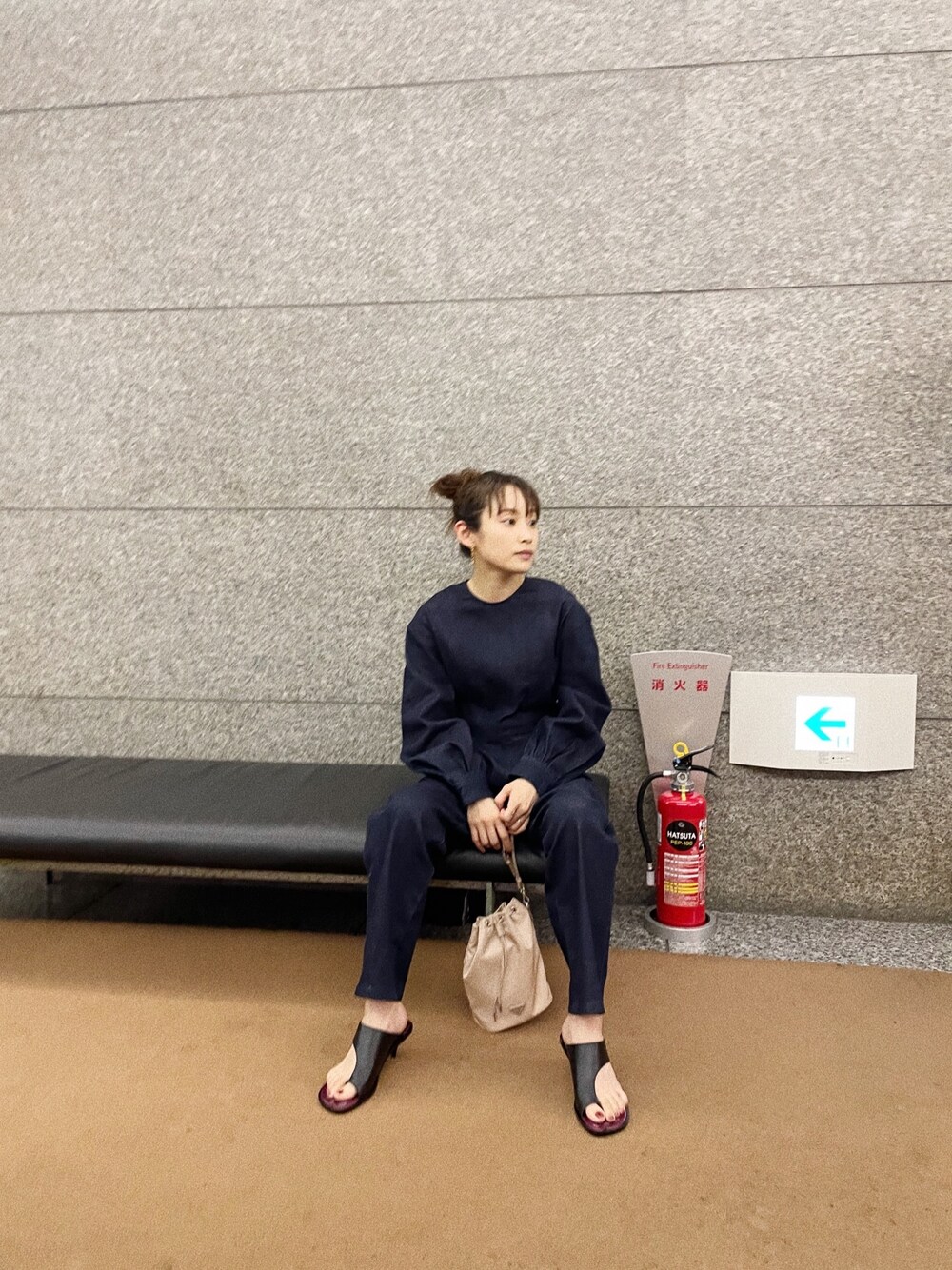 「オトナカジュアル、ZARA、デニム、大人コーデ、オールインワン、CLANE、クラネ、154cm、高橋愛、PRADA」｜「CLANEのアイテム（オールインワン・サロペット、ブルー系）」を使った、高橋愛さん（レディース・154cm）の夏コーディネートの1枚目の写真