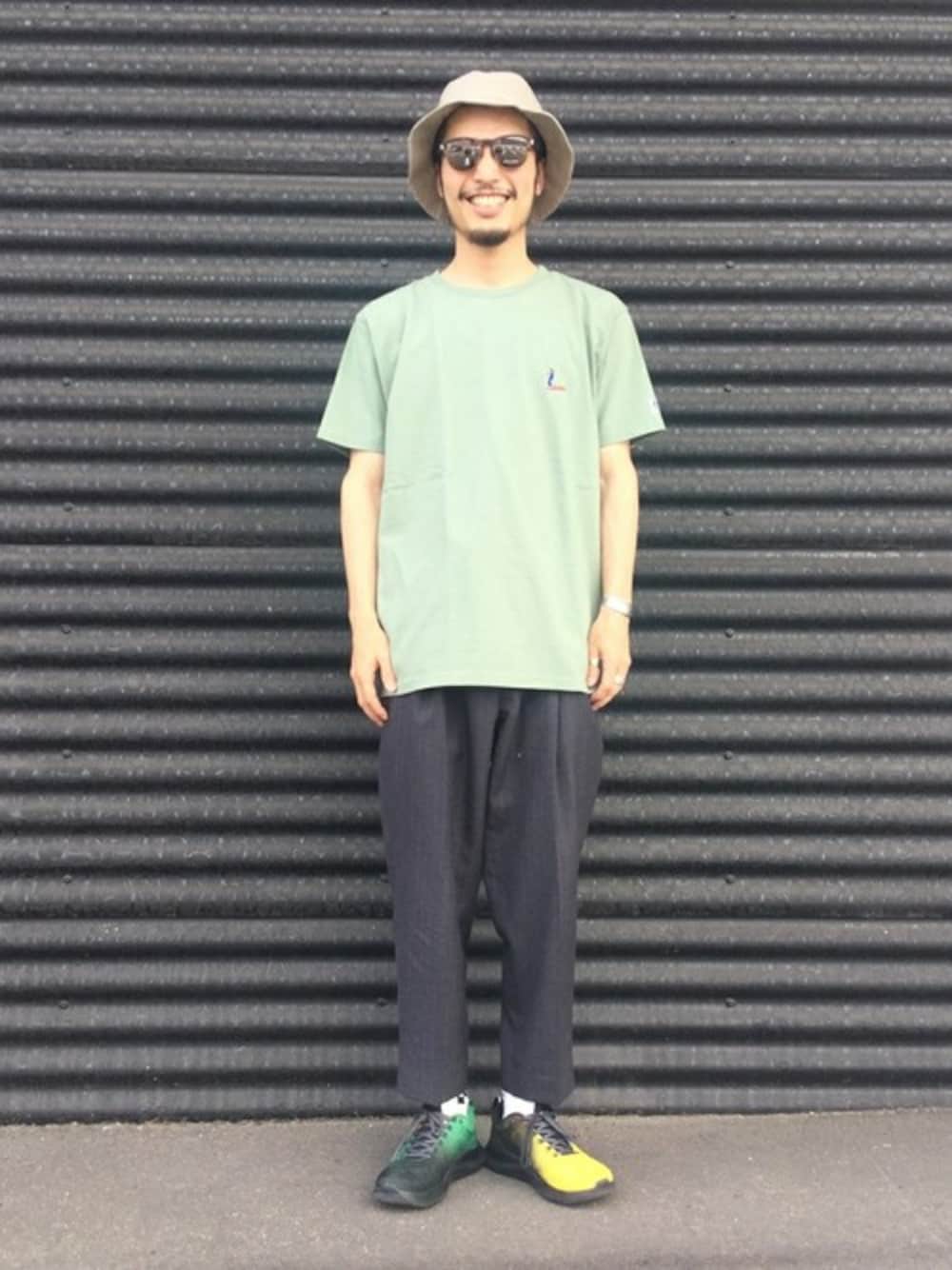 「Tシャツ、別注、刺繍、ハット、サーファー、ワンポイント、夏コーデ、ジーンズファクトリー、エンドレスサマー、tes」｜「The Endless Summerの[THE ENDLESS SUMMER/エンドレスサマー] JF別注 ワンポイント刺繍Tシャツ（Tシャツ/カットソー、グリーン系）」を使った、jeansfactoryさん（メンズ・172cm）の春コーディネートの1枚目の写真