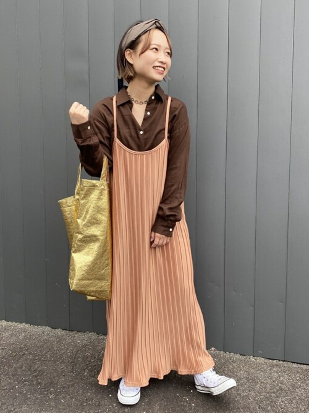「コンバース、シャツ、ヘアバンド、秋色、低身長、キャミワンピ、低身長コーデ、夏から秋へ、ジーンズファクトリー」｜「halo commodityの[HALO COMMODITY/ハロ コモディティー] ソルトターバン SALT PATH TURBAN/ヘアバンド/ヘアターバン（ヘアバンド、ブラウン系）」を使った、jeansfactoryさん（レディース・153cm）の夏コーディネートの1枚目の写真