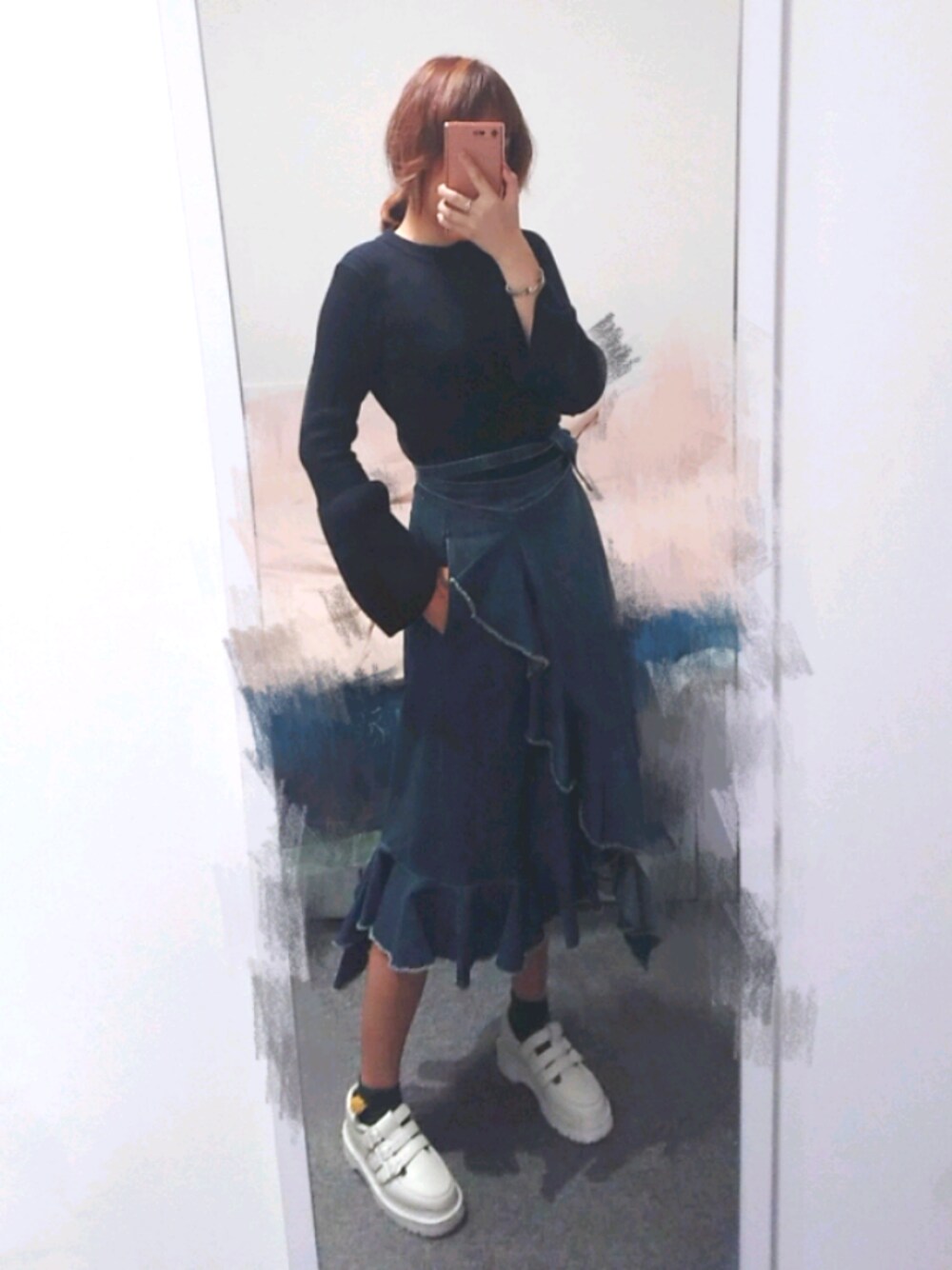 「シンプル、オトナカジュアル、秋のコーデ」｜「UNIQLOのアイテム（スカート、ブルー系）」を使った、ユキモさん（レディース・168cm）の秋コーディネートの1枚目の写真