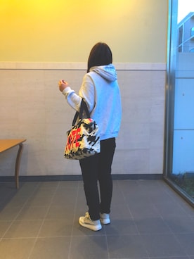 「MSGM（エムエスジーエム）のアイテム（パーカー）」を使った、yumittさん（レディース・165cm）の冬コーディネート