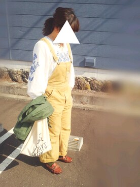 「アイテム（サロペット/オーバーオール、イエロー系）」を使った、moezouさん（レディース・159cm）の春コーディネート