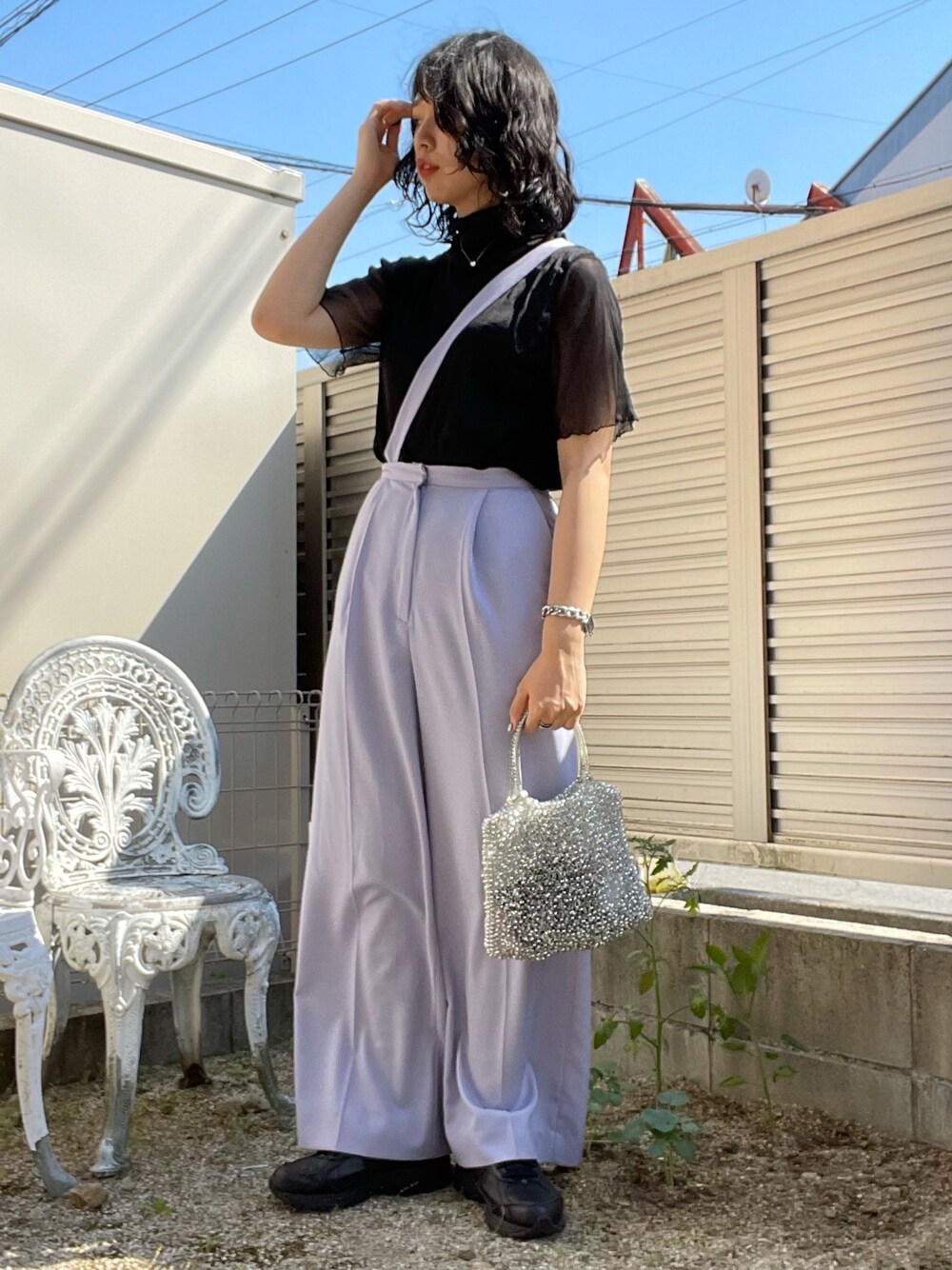 「シンプル、夏、パステルカラー、ワイドパンツ、シースルー、スニーカー、ニューバランス、ラフ、休日スタイル、ブラック」｜「MURRALのアイテム（パンツ、パープル系）」を使った、アイさん（レディース・162cm）の夏コーディネートの1枚目の写真